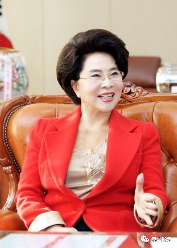 韓國93歲女校長回應(yīng)保持童顏
