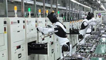 上海机器人批量进厂，8小时不间断“打工”，拐点时刻或要等4年