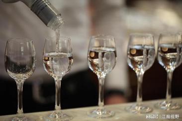 飞天茅台批发价首次跌破1700元，茅台这是怎么了？