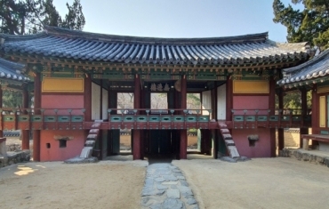 韩国把450年前书楼封为宝物 屋顶刻有“乾隆”