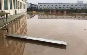 江西上饶一医院被洪水淹没 损失超1200万元