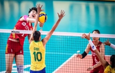 中国女排2比3惜败巴西女排