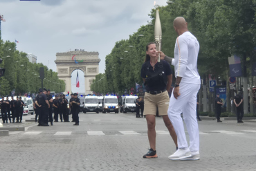 2024年巴黎奥运会火炬开始在巴黎传递