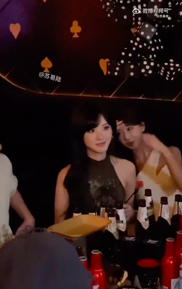 井川里予酒吧蹦迪 现时的作风和早期也出入的太大了