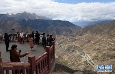 Lebuh Raya Sichuan-Tibet Tumpuan Pengunjung