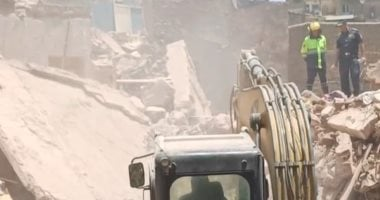 埃及开罗一住宅楼坍塌 造成至少8人死亡