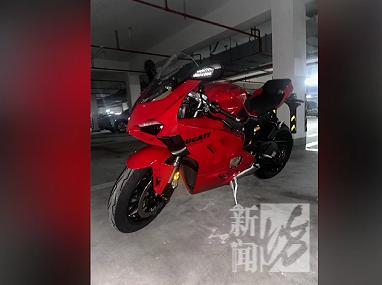 小偷叫3辆货拉拉拖走价值20万摩托车
