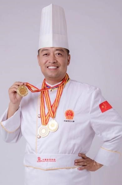 莱西市职业教育中心学校副校长麻博在山东省“技能兴鲁”烹饪大赛中夺得第一名