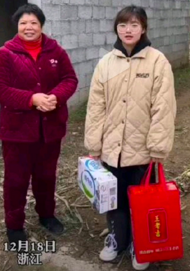00后女孩刚回家就被安排相亲 对方还是40岁大叔还有个女儿