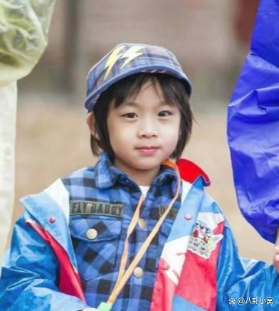 林志颖16岁儿子Kimi正脸照曝光 阳光少年引热议