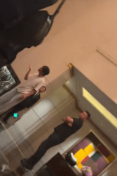 陈冠希怒斥酒店人员：知道怎么管理五星级酒店吗？