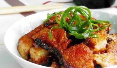 青椒炒干虾香到邻居敲门，啤酒焖鱼嫩滑无腥，3道菜全家抢着吃
