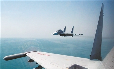 东部战区海军航空兵某旅组织飞行训练
