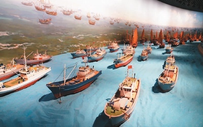 各种渔业用船模型。人民网 章勇涛摄