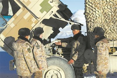 新疆军区某师驾驶集训队开展高原训练