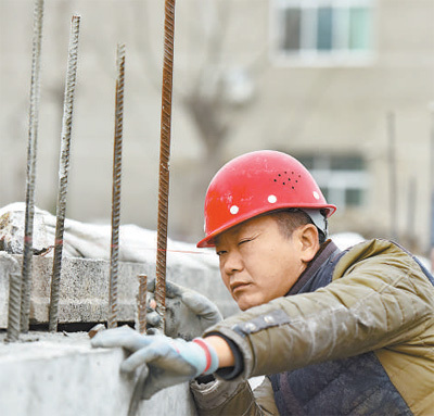 盖新式农房建美丽乡村（追梦路上）