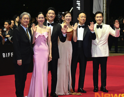 韩国东谈主红毯初始穿彩色了 坂口健太郎恋情风云后首现身