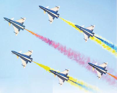 2025年中国军事超燃瞬间回顾 强军兴军的铿锵足音