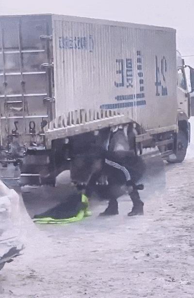 全网点赞的“大衣侠”找到了 寒潮中温暖相助