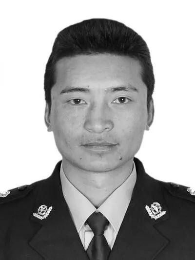 民警额旺格拉抓捕逃犯时牺牲 英雄用生命守护高原