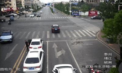 顶车女护士说救人是本能