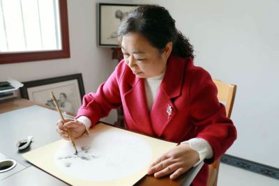 统战宣传基层行 | 四代匠心坚守炭精画 王倩让千年非遗潮起来