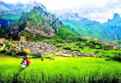 【走进美丽乡村】甘肃扎尕那村：山乡石寨 世外桃源