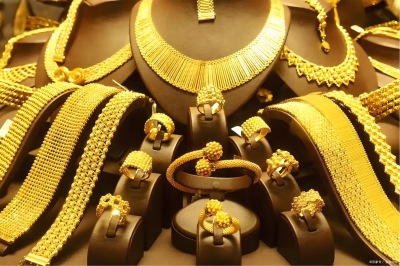 深圳水贝黄金“涨价惊魂”，有商家称：买家半夜陆续来退单