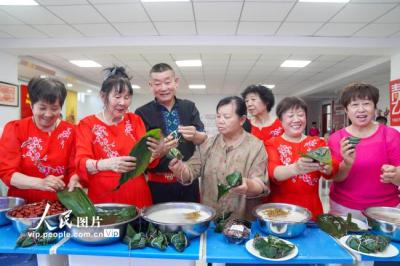 各地举行多彩活动迎端午