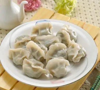 饺子一煮就破皮？3个小技巧让你煮出完整好饺子！