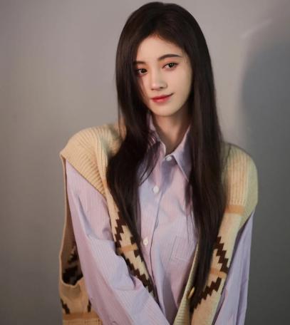 鞠婧祎虽面临诸多非议,但仍有扭转形象的余地.