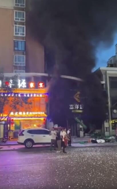 宁夏烧烤店燃爆致31死 7人正在全力救治中 液化石油气泄漏引发爆炸！