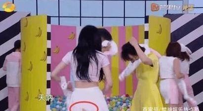 美琪美雪妈妈08年穿6800的裙子 消费主义下的童年回忆
