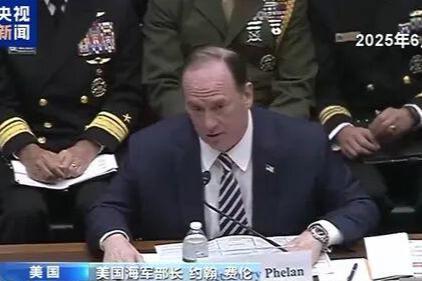 越南裔老兵上位美海军部长