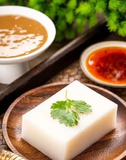 大连街头一碗焖子，香到流口水，你吃过几种？