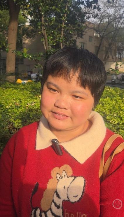 重庆地铁吐血女孩已收到30余万捐款 善举感动全网