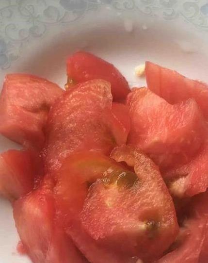 冻豆腐吸脂又养颜，西红柿让皮肤嫩到爆，一盘菜减肥抗老全搞定