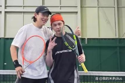 泫雅近照曝光面部浮肿 身材变化引热议