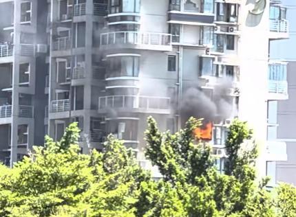 深圳西乡一小区突发火灾 无人员伤亡秩序恢复