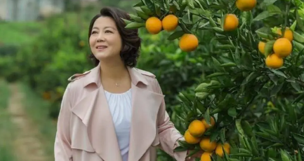 演员王茜华带泪发文惹猜疑是不是抑郁 老师要好好的照顾自己哦