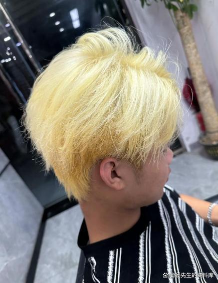 80后集体“叛逆”染黄毛 青春补票的温柔叛逆