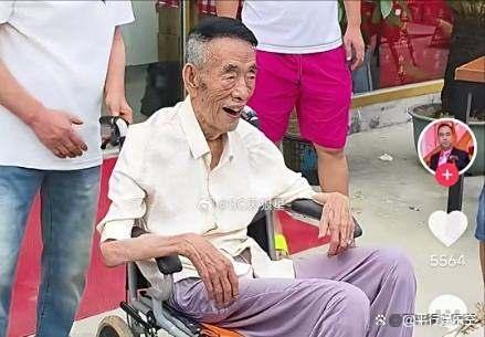 餐館回應楊少華去世上午參加剪彩 敬業(yè)精神令人敬佩