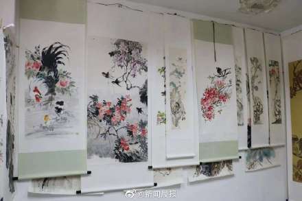 上海70岁阿婆拿到中国美院书画双学位 曾在教室搭帐篷过夜