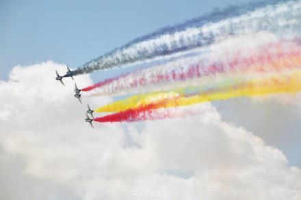 中国空军埃及航展圆满归建回国