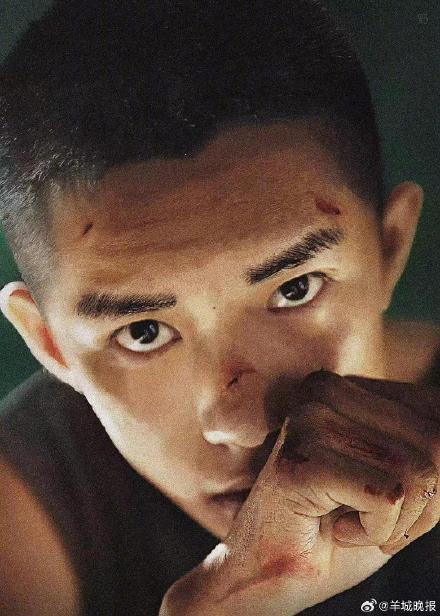 易烊千玺获金鸡奖影帝,观众认可是最珍贵的礼物