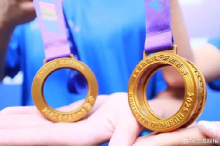 辟谣马拉松赛发布手铐型奖牌 官方否认误传