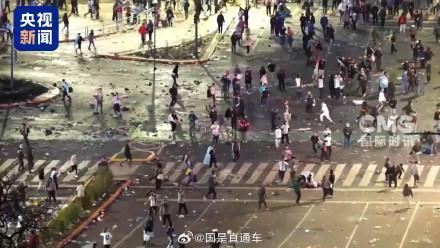 阿根廷无缘世界杯卫冕!球迷集会变骚乱,袭警打砸多人被捕