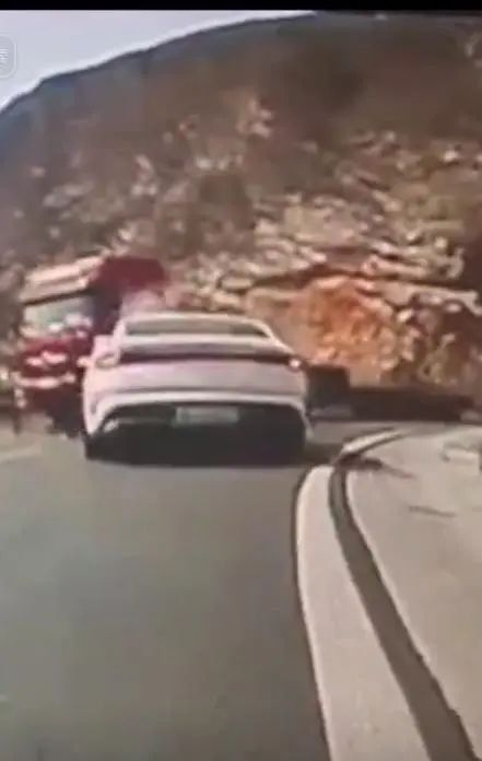 男子駕車致女友截癱后失聯(lián),，男方母親首次發(fā)聲 接受法院判決愿擔(dān)責(zé)