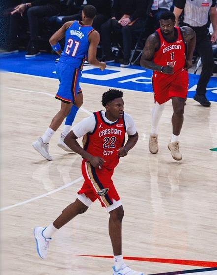 亚历山大连续118场得分20+ 逼近张伯伦纪录