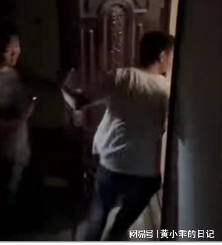 女幼师结婚1年拒同房 专门租房偷情被丈夫带人撞正着